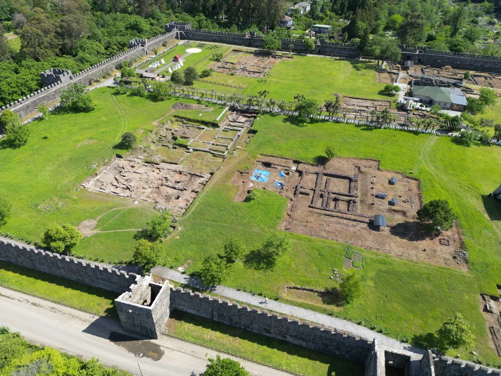 Lokalna produkcja ceramiczna na terenie rzymskiego fortu Apsaros (Gonio, Gruzja)